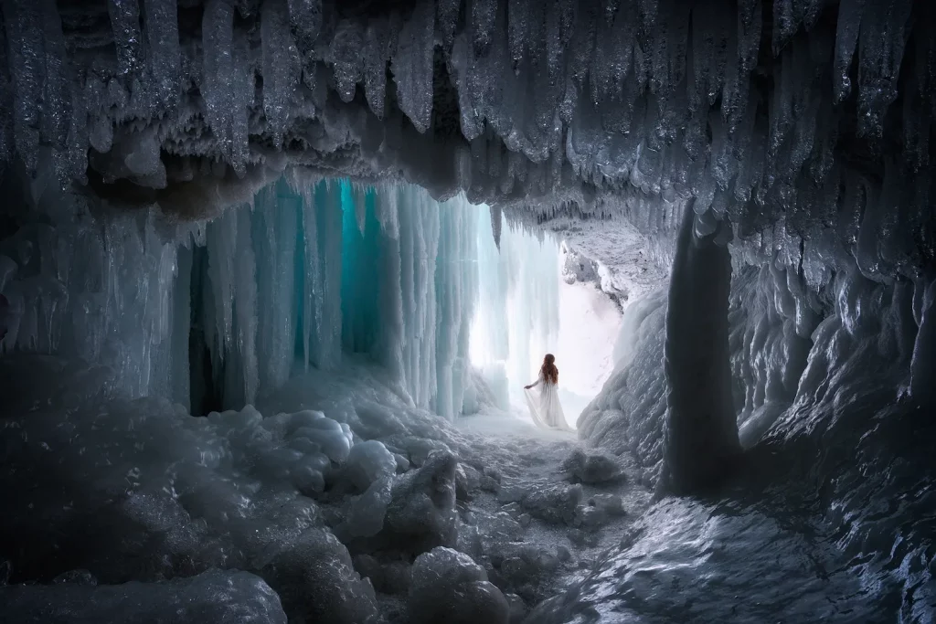 Portait dans une grotte de glace