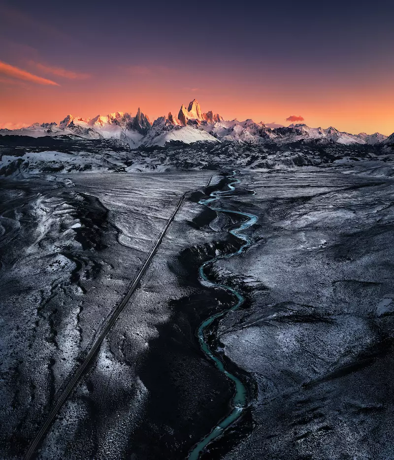 Rivière au milieu d'un paysage glacé par Ramiro Torrents