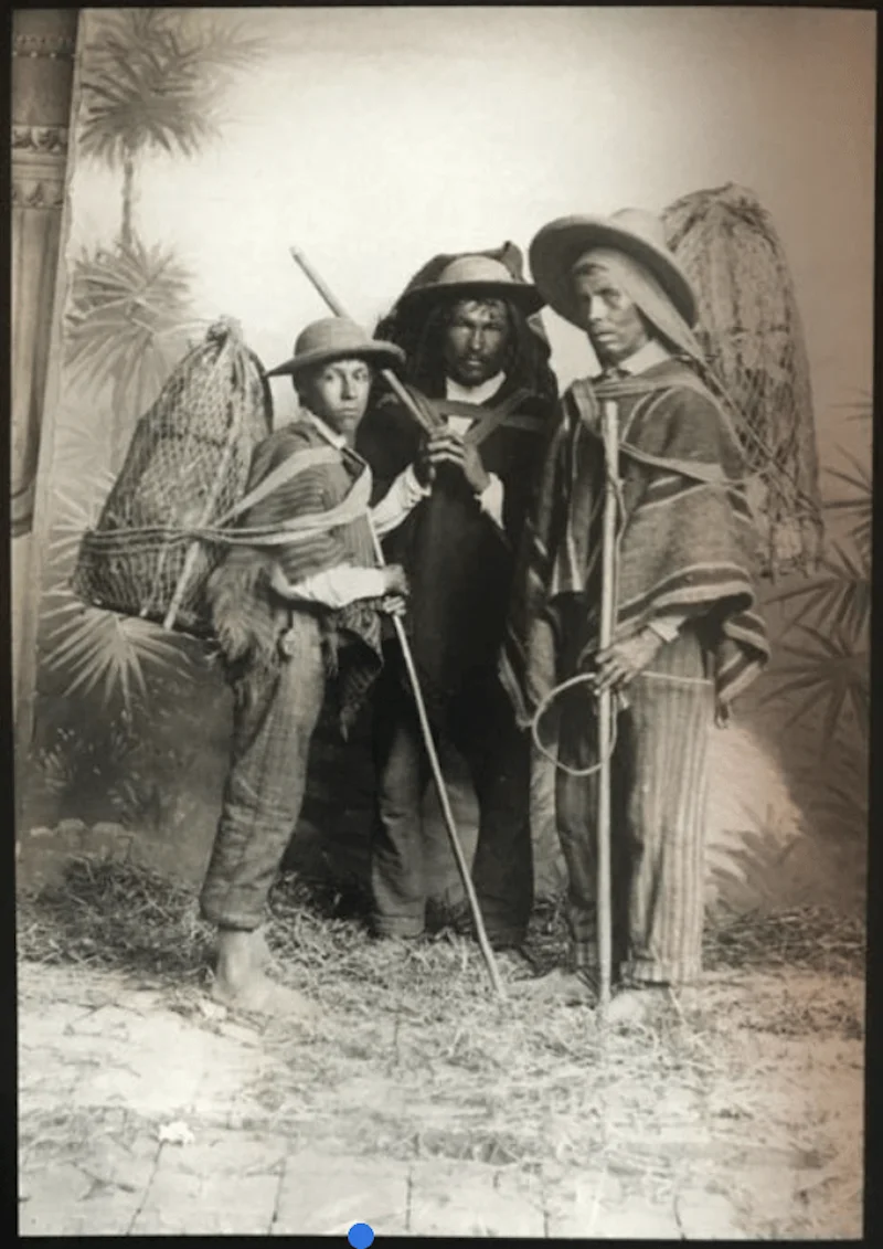 History shown in portrait of three people in Colombia