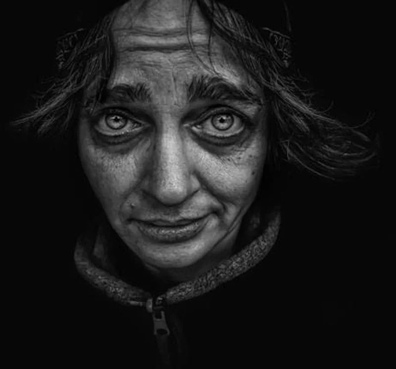 Portrait of a woman in black and white: emotions transcending photographs