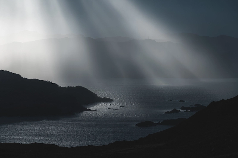 Photography of a coastline surronded by mountains, taken by Lorenzo Poli, fine art photographer