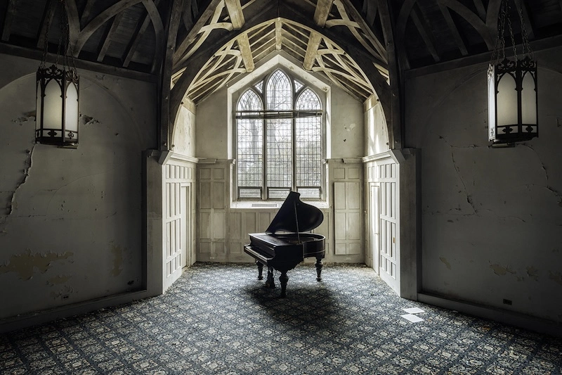 Requiem for abandoned pianos with Romain Thiery 04