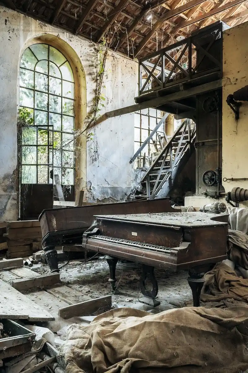 Requiem for abandoned pianos with Romain Thiery 05