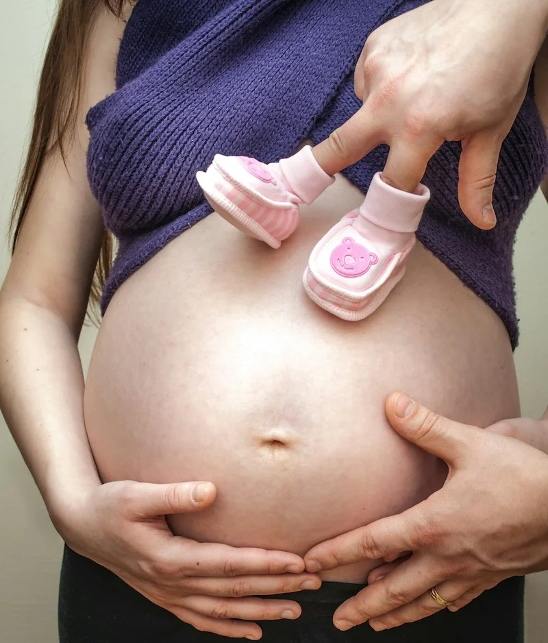 35 pregnancy photoshoot ideas to enhance your pregnancy 04