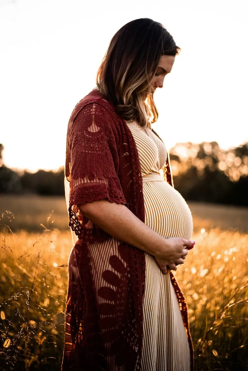 35 pregnancy photoshoot ideas to enhance your pregnancy 25