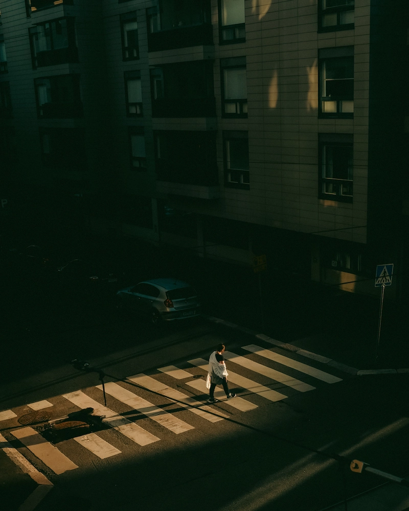 À la chasse aux ombres avec le photographe de rue Tommi Viitala - 03