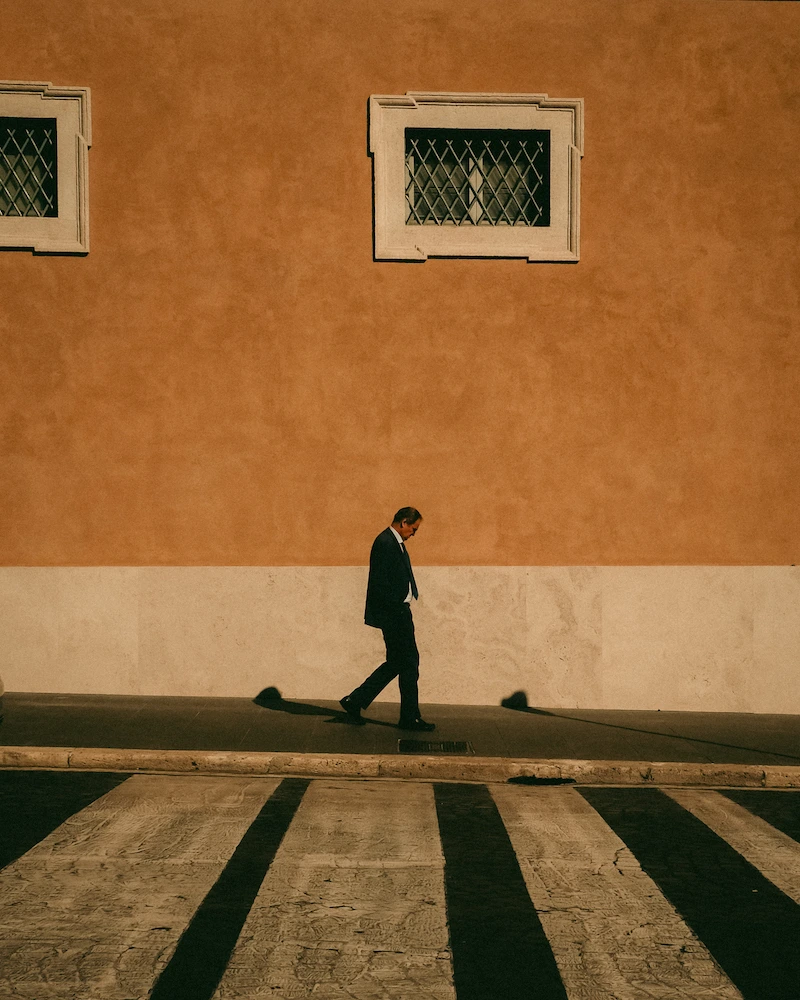 À la chasse aux ombres avec le photographe de rue Tommi Viitala - 09